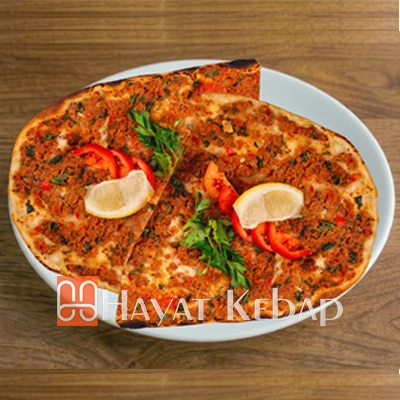 Odun ateşinde pişen çıtır Hayat Kebap lahmacunu